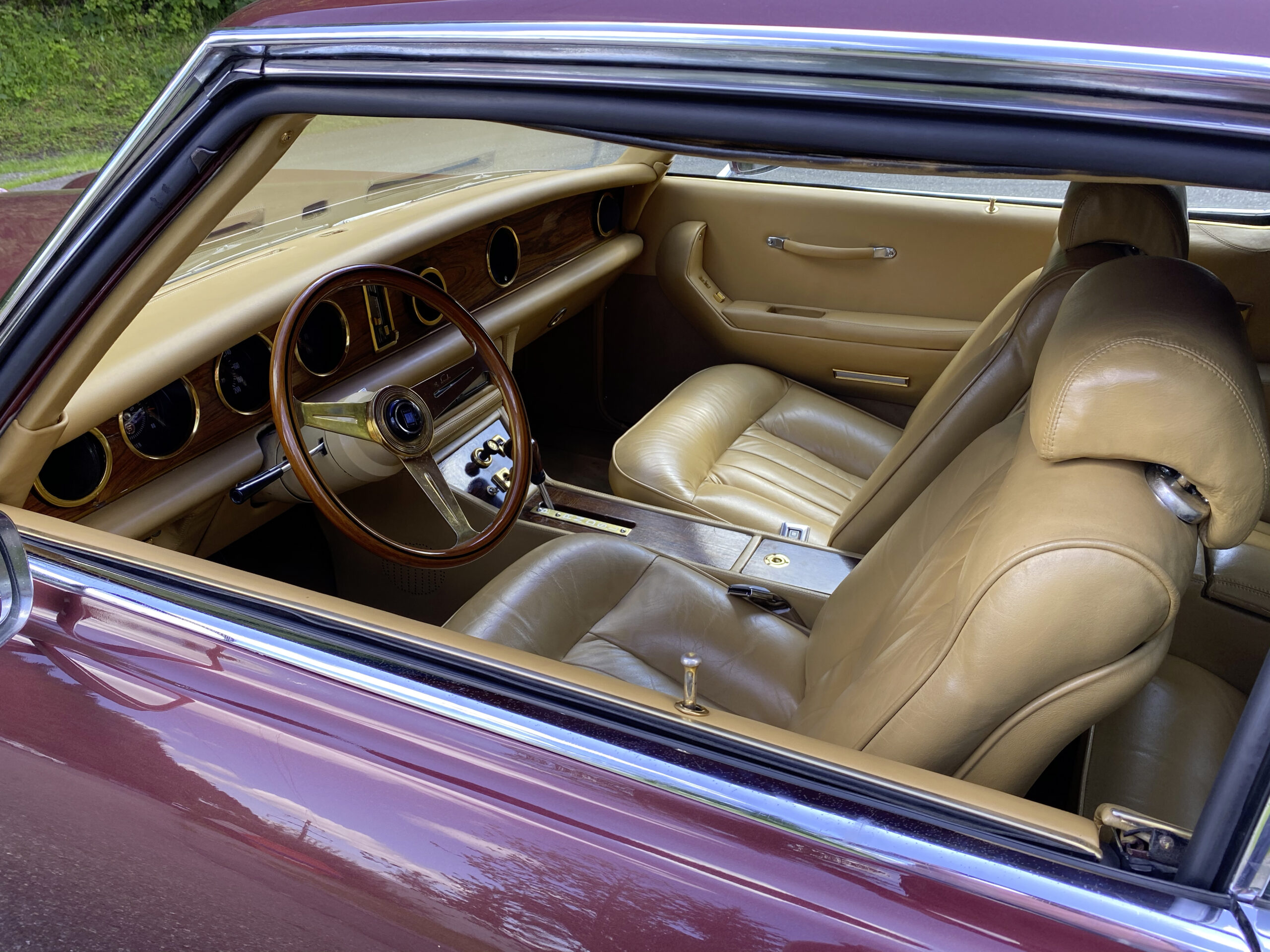 STUTZ BLACKHAWK