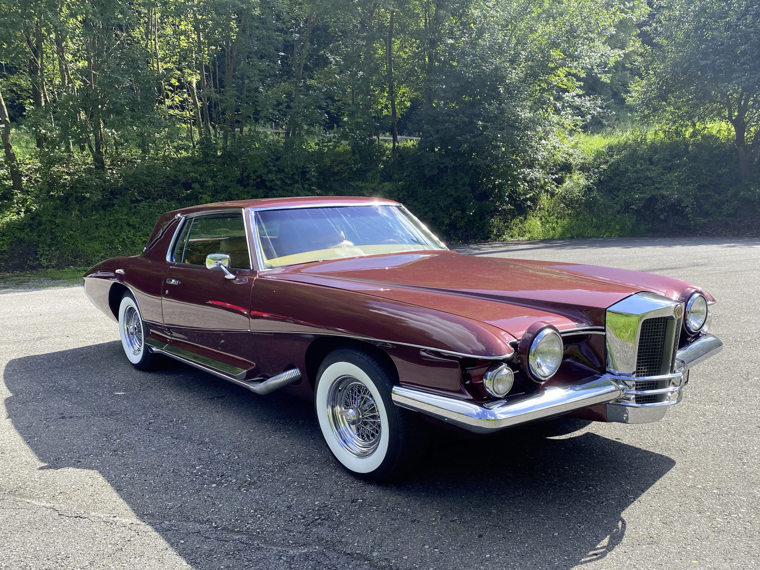 STUTZ BLACKHAWK