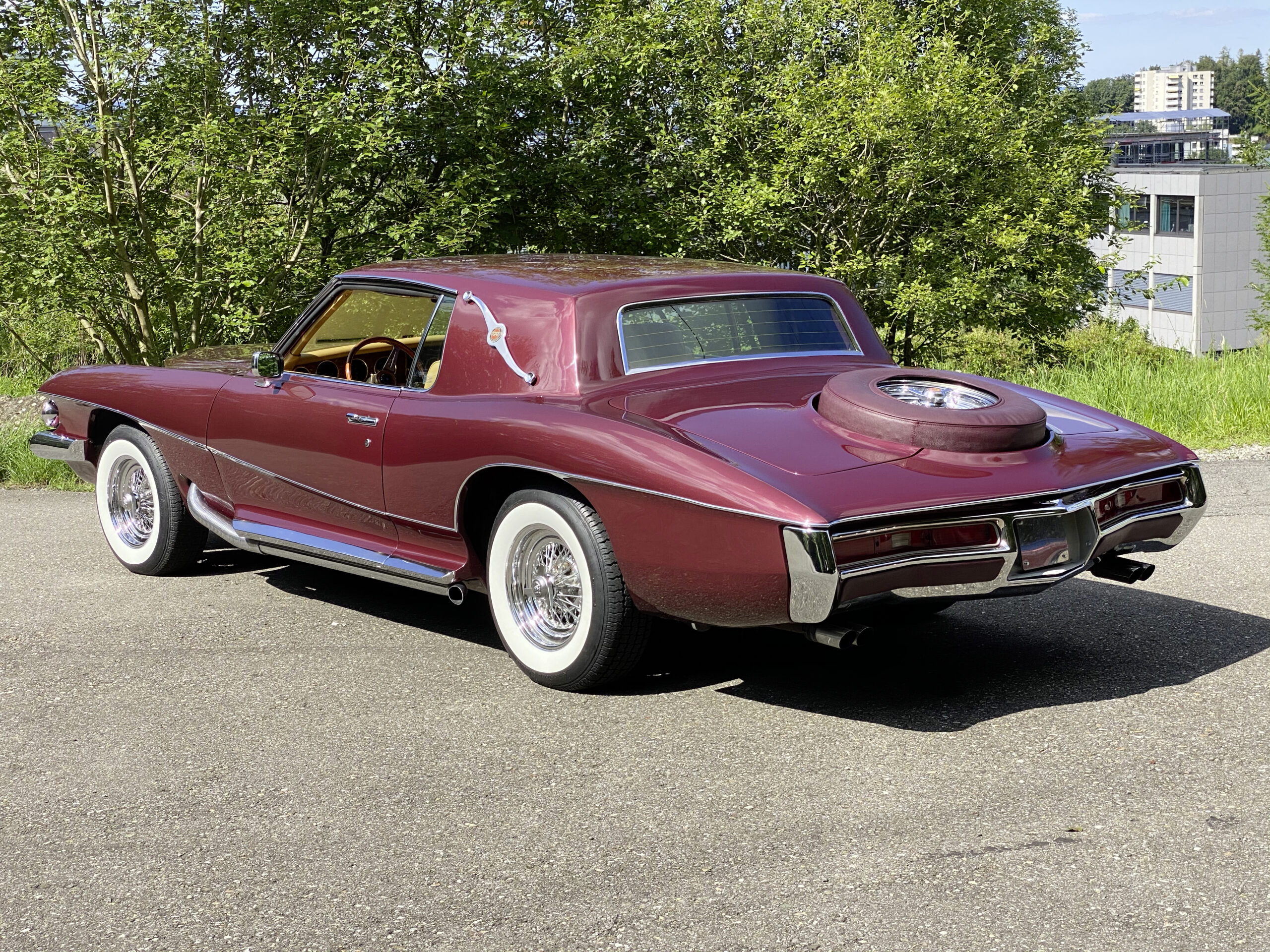 STUTZ BLACKHAWK