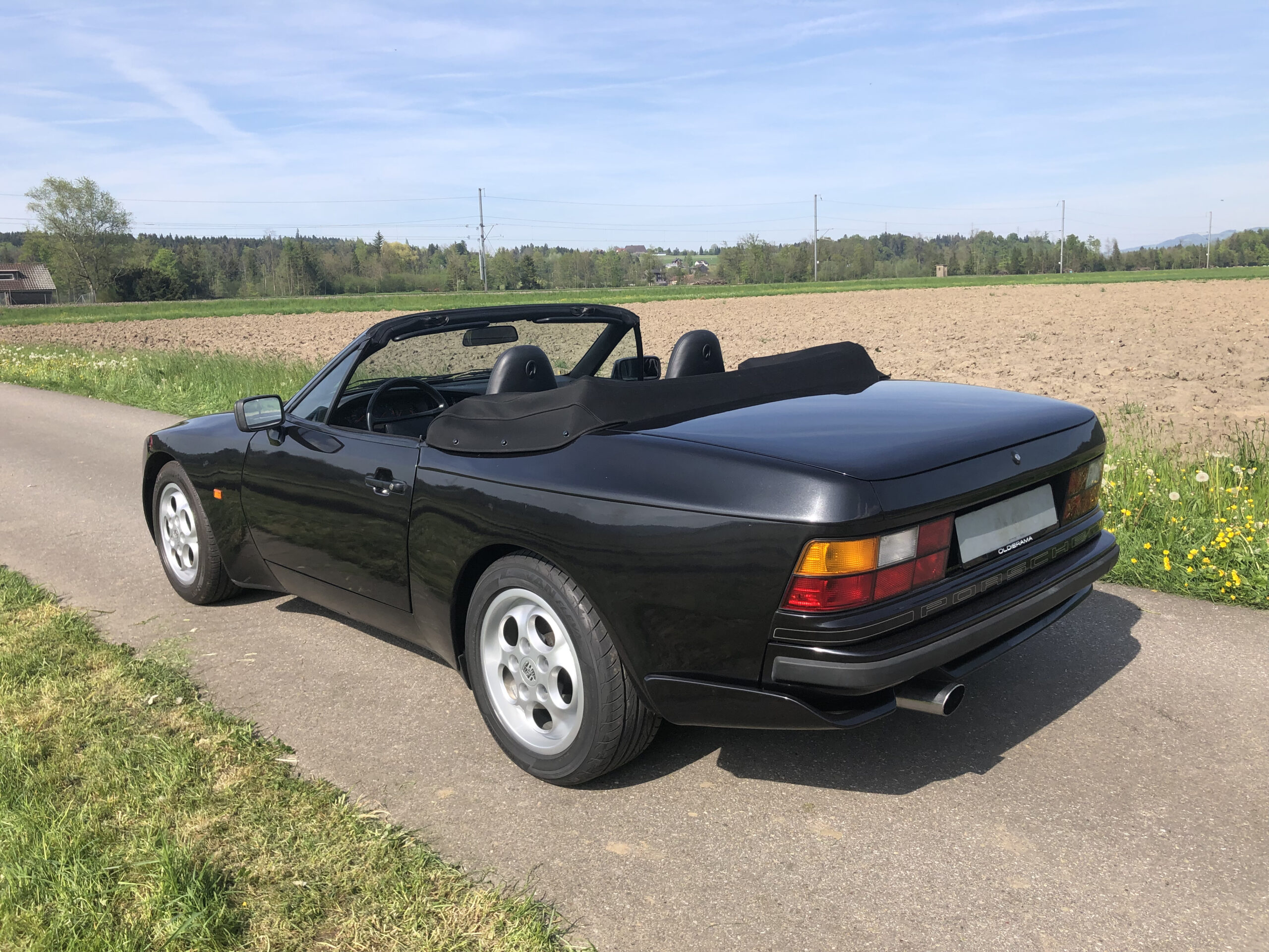 Porsche 944