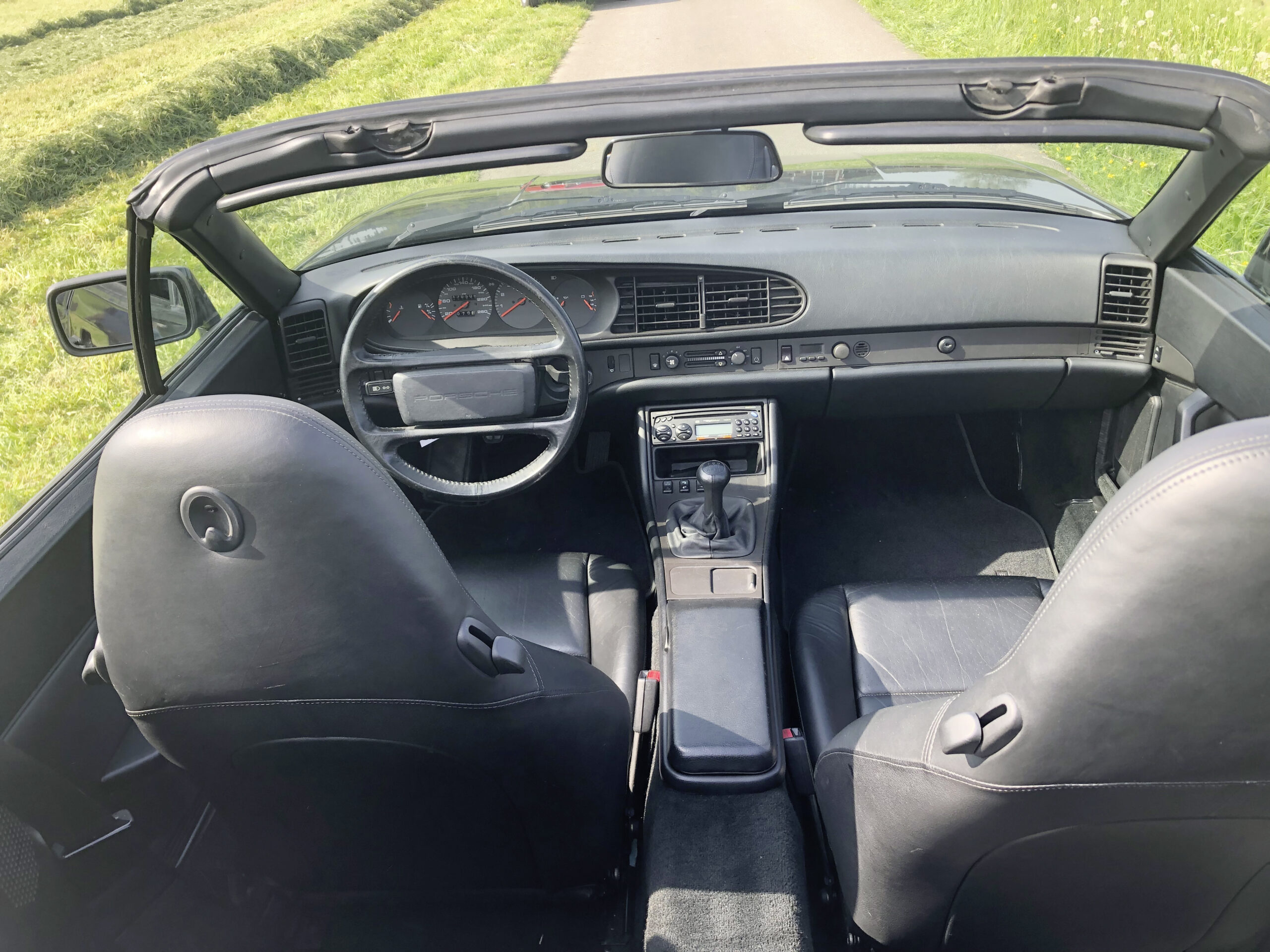 Porsche 944