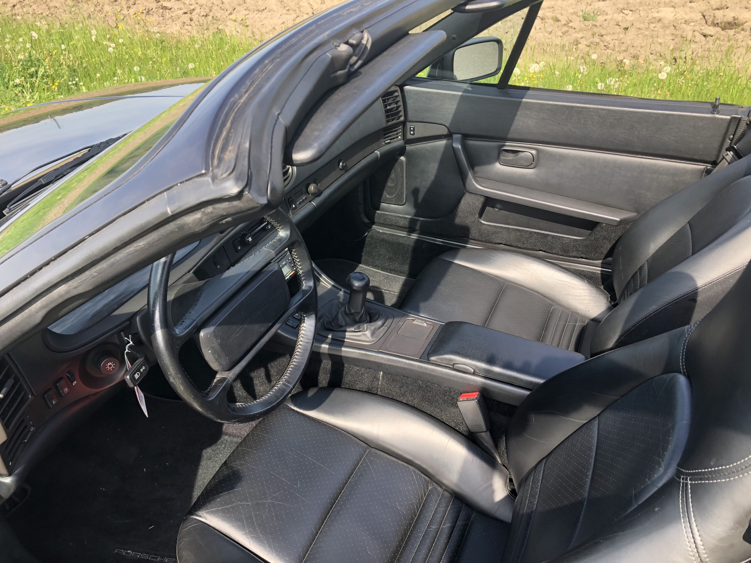 Porsche 944