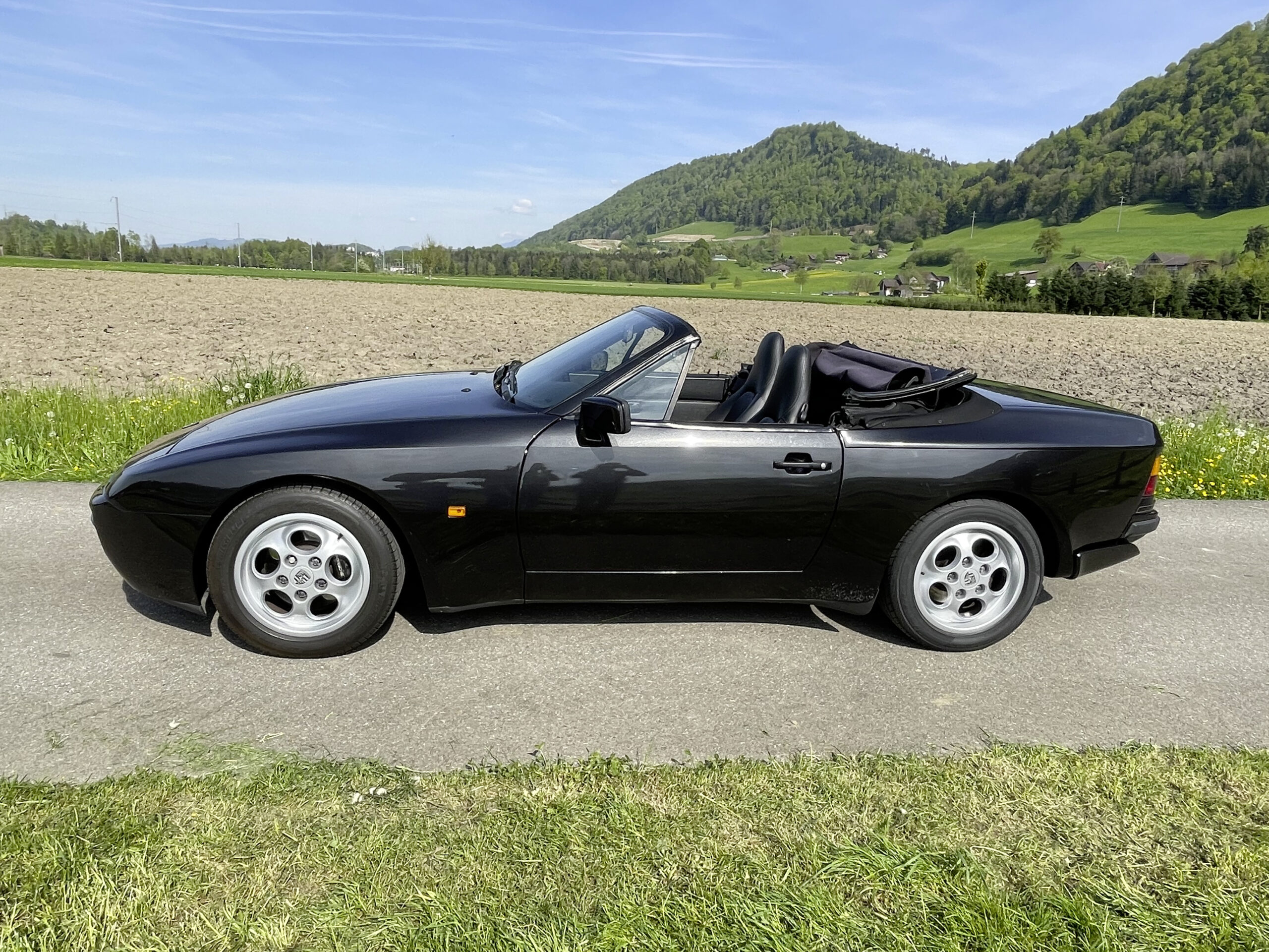 Porsche 944