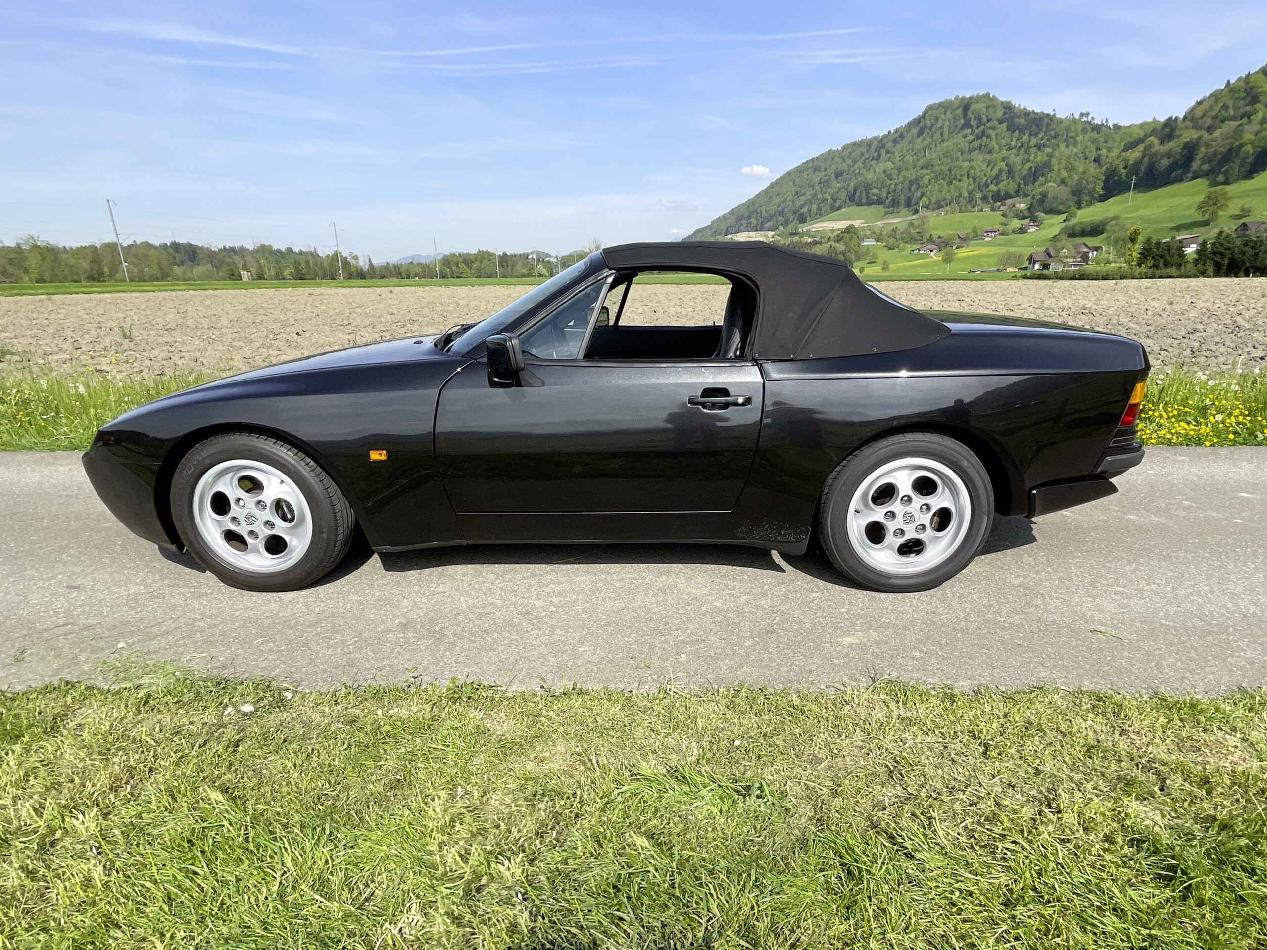 Porsche 944