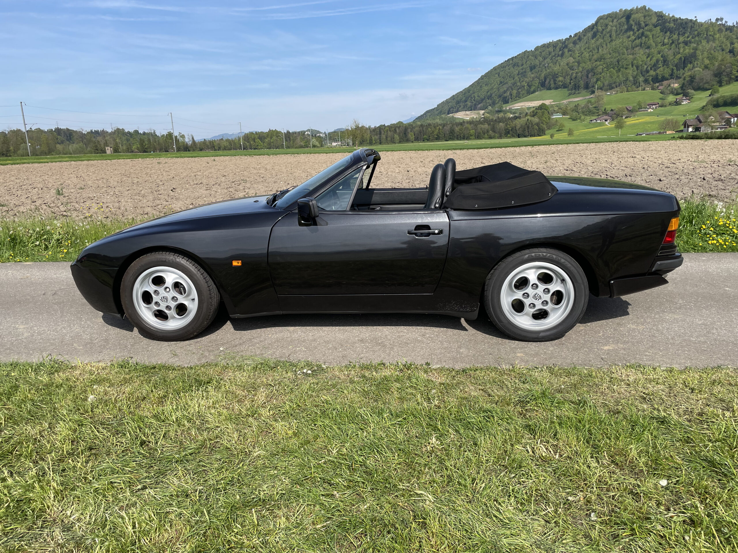 Porsche 944