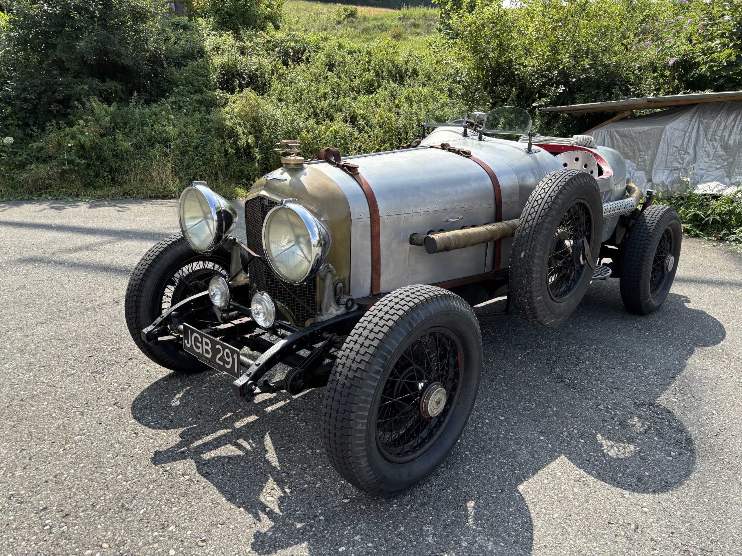 1936, Bentley Schneider