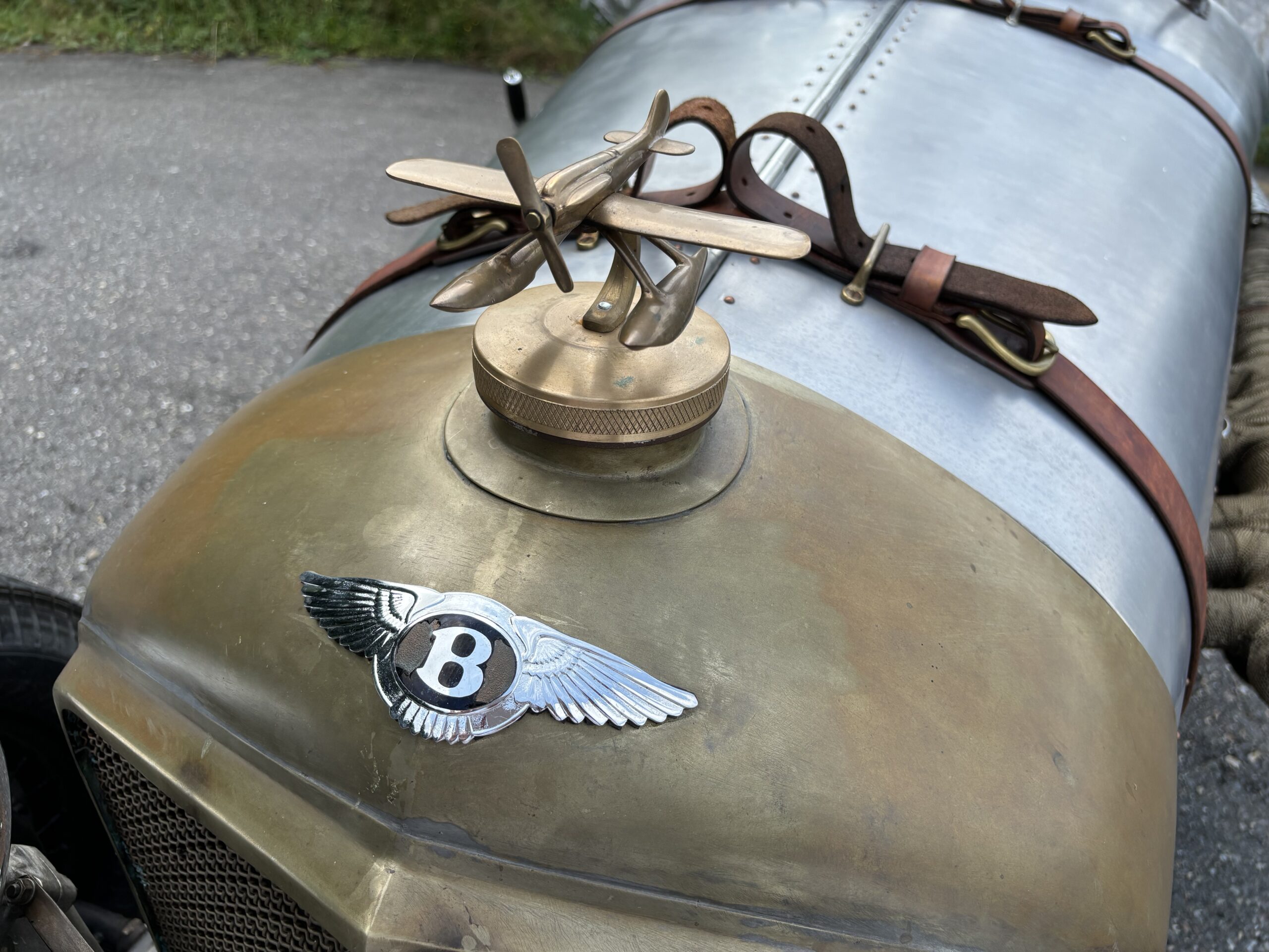 1936, Bentley Schneider