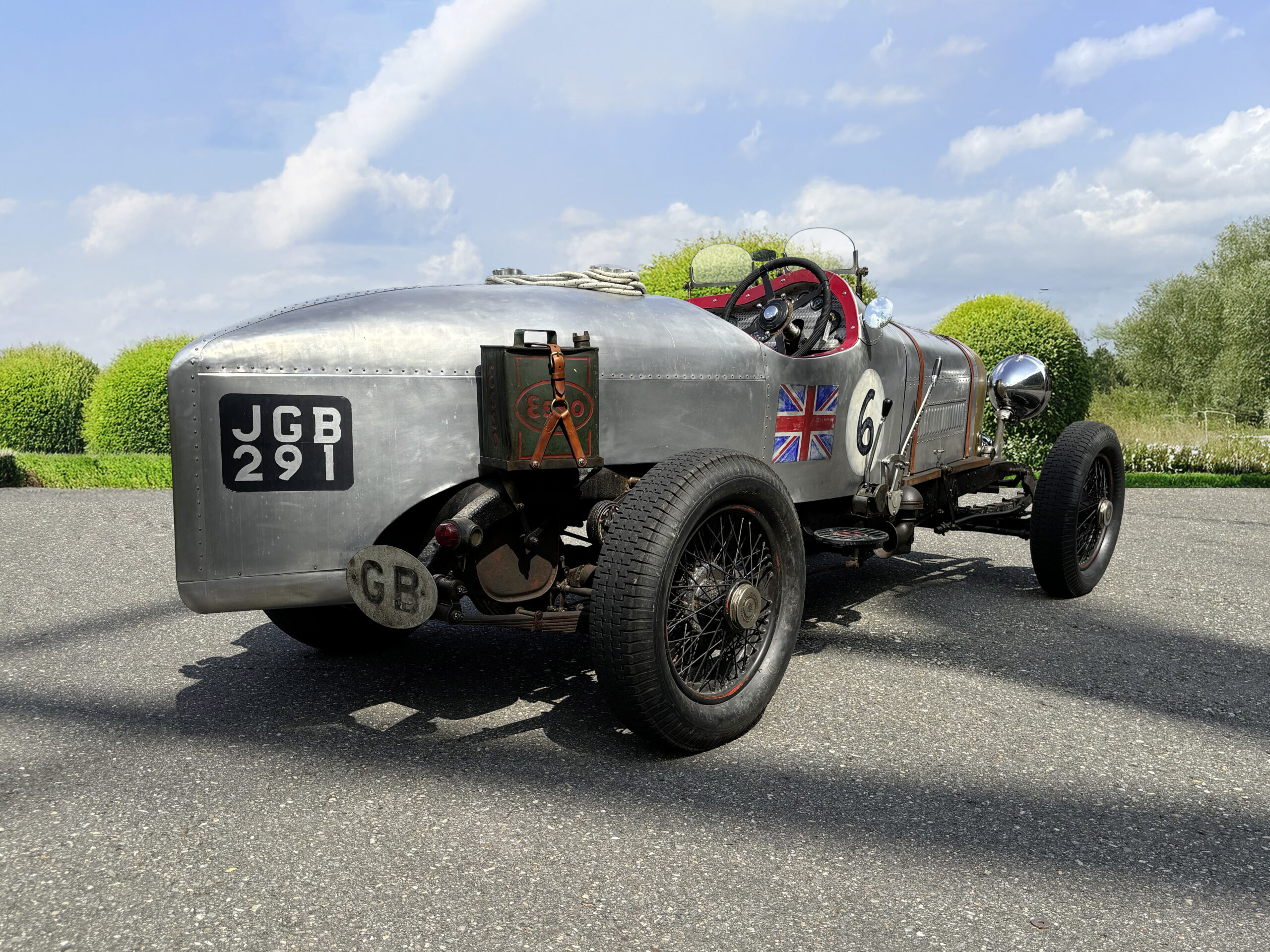1936, Bentley Schneider