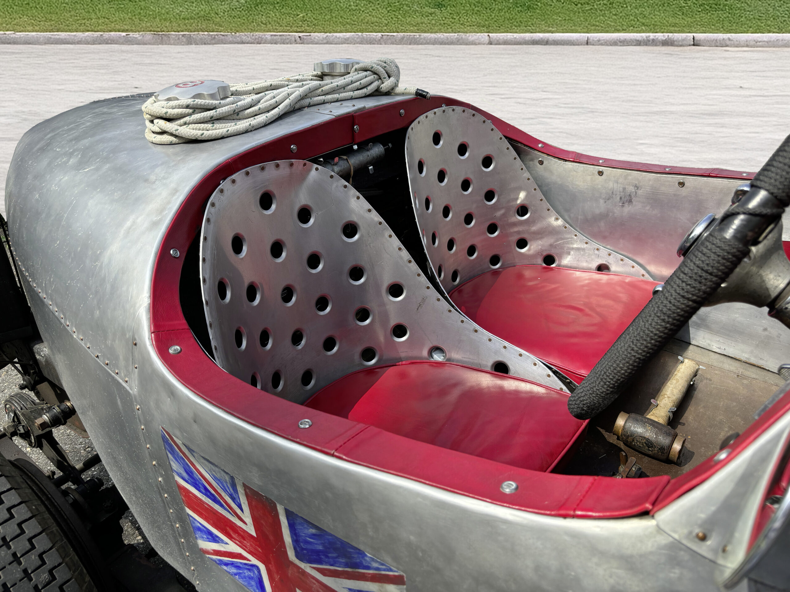 1936, Bentley Schneider